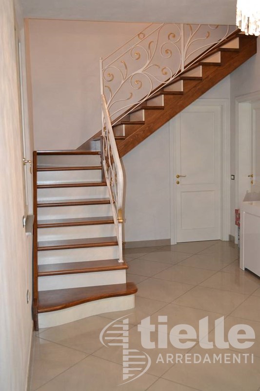 Scala a giorno con struttura portante in legno Scale a Giorno
