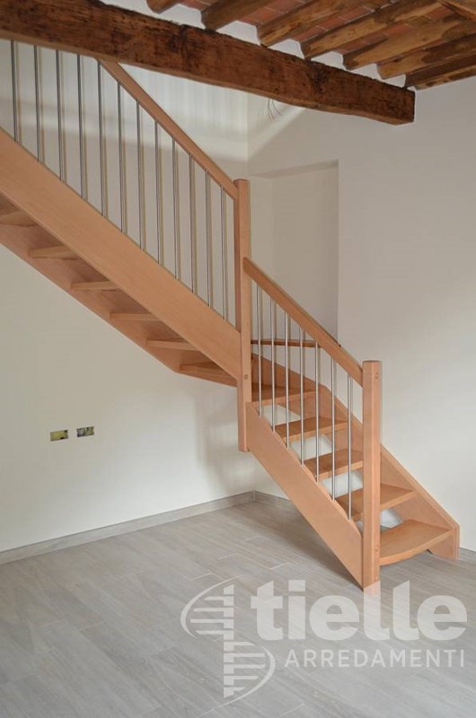 Scala a giorno a fasce in legno Scale a Giorno