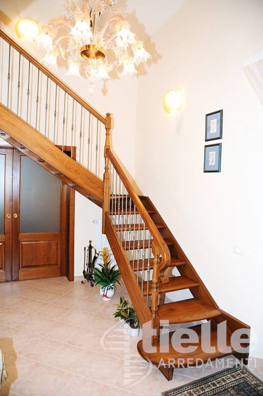 Scala a giorno a fasce in legno Scale a Giorno