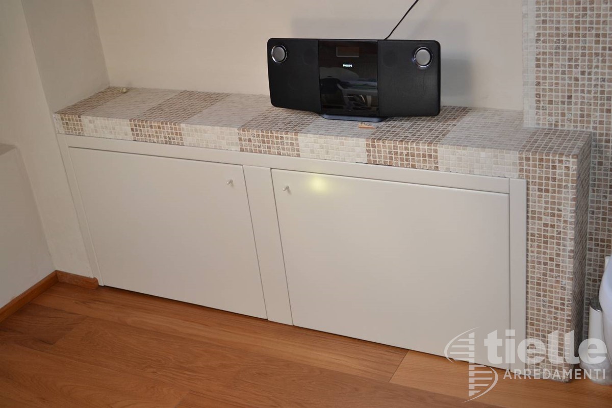 Mobiletto su misura incassato Arredo