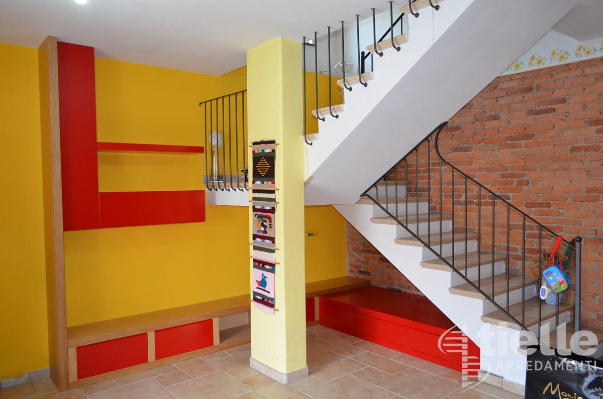 Realizzazione su progetto del cliente Arredo