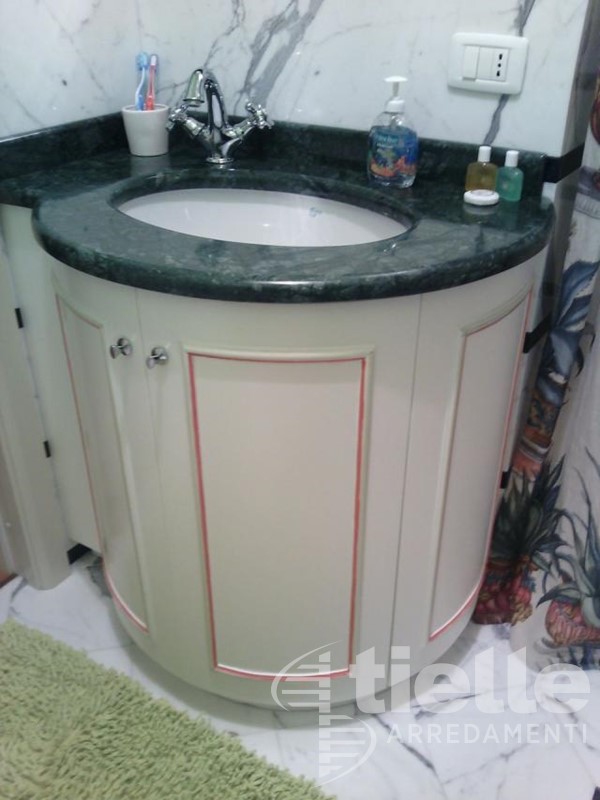 Mobile da bagno realizzato su misura Arredo