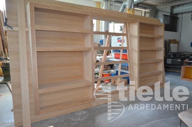 Realizzazione su misura mobile-parete Arredo