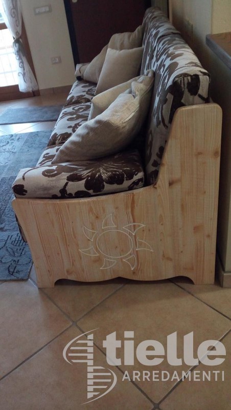 Realizzazione su misura divano in legno Arredo