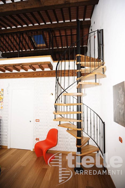 Scala a chiocciola mista legno-ferro Scale a Chiocciola