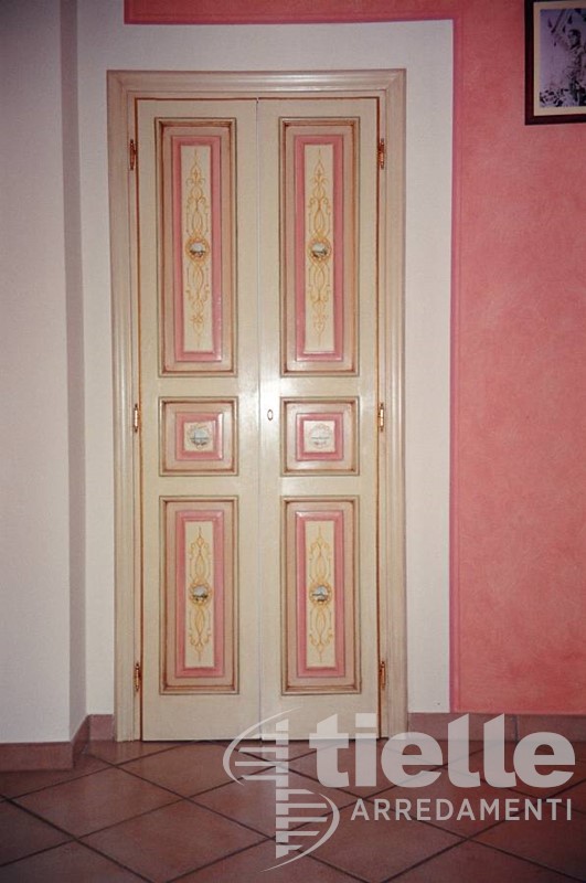 Porta  a 2 ante con bozze Porte