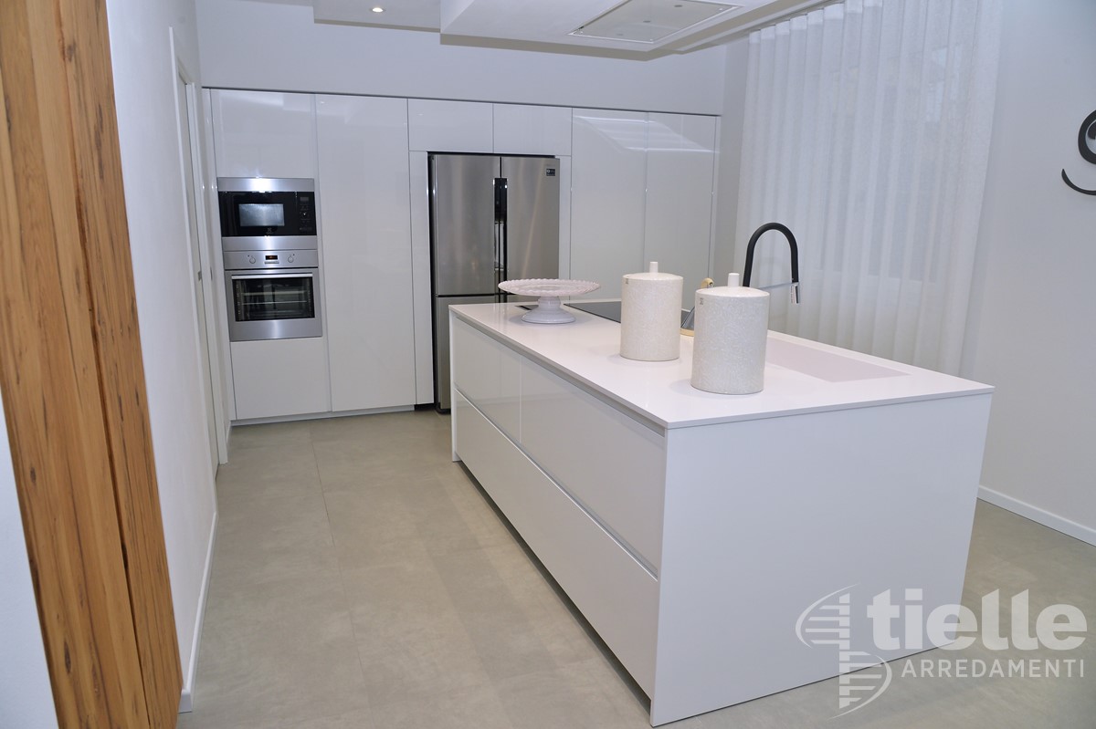 Cucina laccata Bianca Cucine